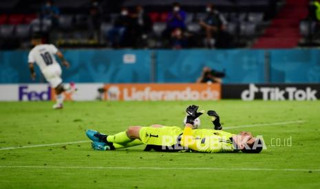 Kiper Belgia Thibaut Courtois.