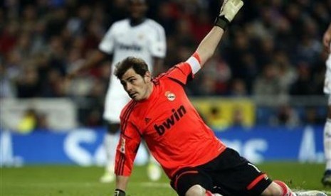 Kiper Iker Casillas.