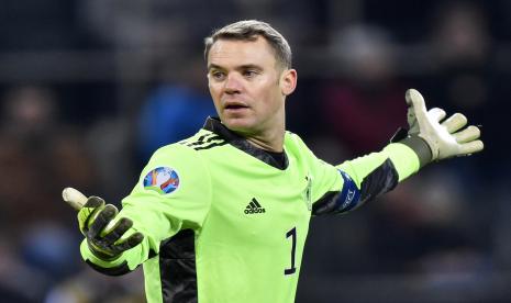 Kiper Jerman Manuel Neuer positif Covid-19.