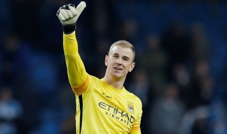 Kiper Manchester City Joe Hart berterima kasih kepada fans City usai memastikan lolos ke perempat final Liga Champions.