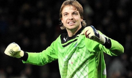 Kiper Newcastle United asal Belanda, Tim Krul, ditawar AC Milan.