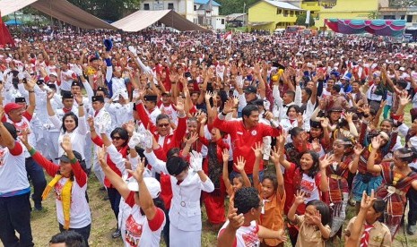 Kirab Kebangsaan dihadiri Sekretaris Jenderal DPP PDI Perjuangan Hasto Kristiyanto, Ketua Umum DPP Taruna Merah Putih yang juga Anggota DPR RI Maruarar Sirait, Bupati Samosir Rapidin Simbolon,  Wakil Bupati Juang Sinaga, Ketua DPD Taruna Merah Putih Jawa Barat/ Anggota DPR RI Nico Siahaan, dan seniman Edo Kandologit yang juga adalah Ketua DPP Taruna Merah Putih Bidang Seni dan Budaya.