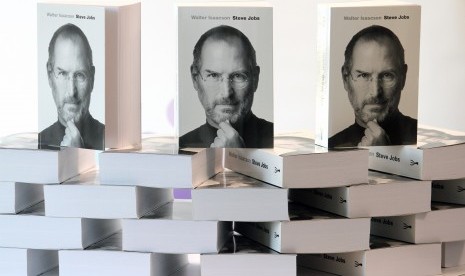 Kisah pendiri Apple Steve Jobs tak hanya diceritakan dalam buku tapi juga film. Film Steve Jobs: The Man in The Machine menjadi kisah terbaru tentang sosok fenomenal yang satu ini. 