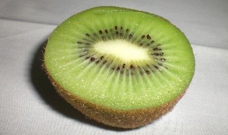 Kiwi mengandung mineral yang membantu dalam memerangi flu.