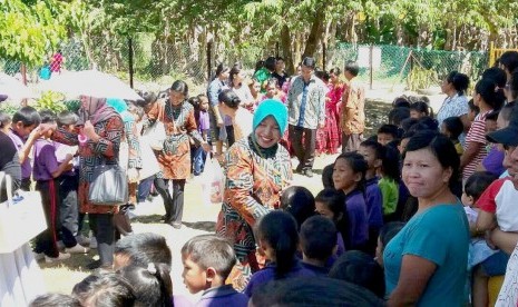 KJRI Kinabalu melakukan banti sosial di panti jompo.