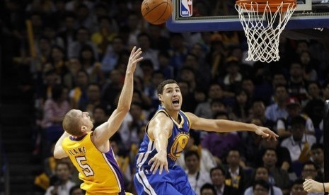 Klay Thompson (kanan)