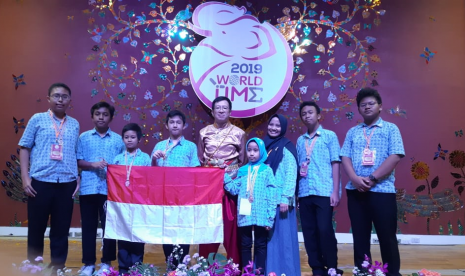  Klinik Pendidikan MIPA (KPM) kembali menorehkan prestasi membanggakan pada ajang World Talent Invitational Mathematics Examinations (World TIME) yang dihelat pada tanggal 16 – 20 Agustus 2019 di Chiang Mai, Thailand. 