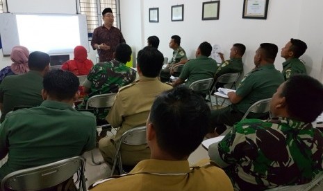 Klinik Pendidikan MIPA (KPM) menggelar pelatihan matematika untuk para Babinsa dan guru di wilayah Korem 061/Surya Kancana, Bogor, Jawa Barat.