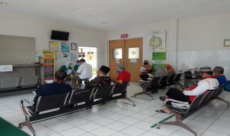 Klinik Pratama PKU Muhammadiyah Yogyakarta Unit Wates bekerja sama dengan Lazismu PKU Muhamadiyah Yogyakarta menyelenggarakan program “Padamu Ustadz dan Ustadzah Muhammadiyah dan Aisyiyah Kulonprogo” yang memberikan pelayanan periksa kesehatan atau Medical Check Up (MCU) Gratis. Kegiatan yang diikuti oleh 40 ustaz dan ustazah tersebut dilaksanakan pada hari Senin (18/5).