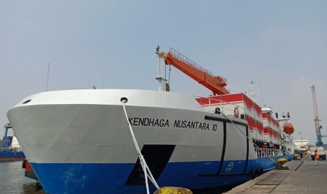 KM Kendhaga Nusantara 10 siap dioperasikan untuk melayani kegiatan tol laut pada trayek T-3 dengan rute Tanjung Priok - Tarempa - Selat Lampa - Penangi - Serasan – Midai.