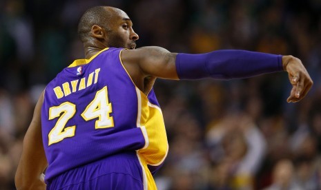 Jersey All Star pertama milik Kobe Bryant dari musim kompetisi 1998-1999 akan dilelang. 