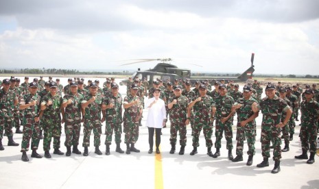 Kogasgabpad TNI Rehabilitasi dan Rekonstruksi di Nusa Tenggara Barat (NTB) telah berakhir. Menteri Koordinator Pembangunan Manusia dan Kebudayaan (Menko PMK) RI Puan Maharani melepas keberangkatan 407 prajurit TNI.