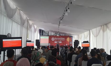 Kolaborasi antara Bank Jago dan GoTo Financial Adakan Edukasi Pengelolaan Keuangan Mitra Usaha GoFood di Bandung, Sabtu (1/10/2022).PT Bank Jago Tbk berkolaborasi dengan GoTo Financial, bagian dari PT GoTo Gojek Tokopedia Tbk, menggelar rangkaian edukasi pengelolaan keuangan bagi para mitra usaha GoFood yang menggunakan aplikasi GoBiz.