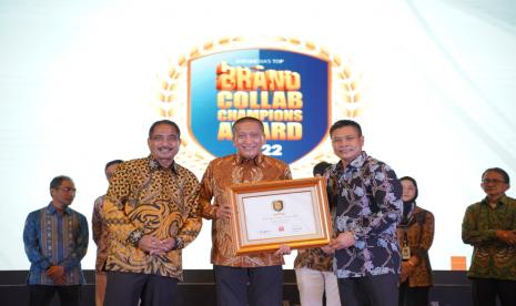 Kolaborasi PT Sumber Alfaria Trijaya Tbk (Alfamart) dengan PT Bank Aladin Syariah Tbk (Bank Aladin)  meraih penghargaan Indonesia Brand Forum 2022 dalam kategori The Best Brand Champion for Channel Collaboration, dalam perhelatan Best Collab Champion 2022, Selasa (20/9/2022) di Kantor Kementerian Pariwisata dan Ekonomi Kreatif Republik Indonesia.