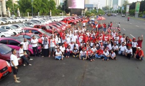 Kolaborasi RedCar dan WhiteCar di HUT RI ke-68.