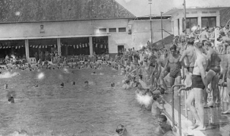 Kolam Renang Manggarai.