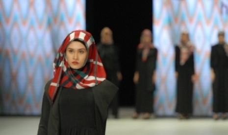 Koleksi hijab salah satu produk busana Muslim