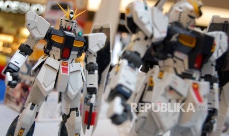 Koleksi mainan Gundam 