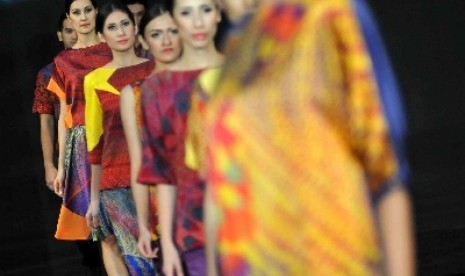 Koleksi Alleira Batik, salah satu labedl yang ikut di ajang Collection Première Moscow