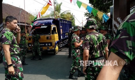  Komando Resort Militer (Korem) 072 Pamungkas Yogyakarta  melakukan eksekusi pengosongan rumah dinas TNI di Kampung Pathuk, RT 28 /  RW 05, Ngampilan, Kota Yogyakarta. Ada tiga rumah yang dieksekusi oleh  Korem 072 Pamungkas, Selasa (16/10).