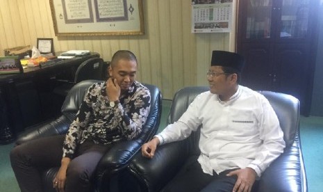 Komedian Uus menemui Ketua Komisi Dakwah dan Pengembangan Masyarakat MUI, KH Cholil Nafis, Kamis (2/3).