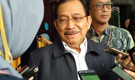 Menteri BUMN Kabinet Pembangunan VII Tanri Abeng mengatakan reformasi pengelolaan BUMN dapat dilakukan melalui tiga langkah yakni restrukturisasi, profitabilitas, dan privatisasi.