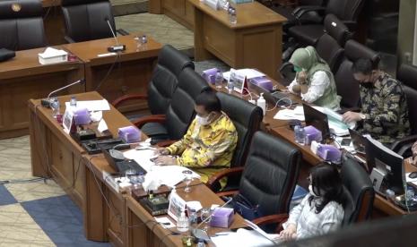 Komisi IX DPR RI akan kembali memanggil perwakilan IDI untuk membahas dan mencari solusi terkait polemik yang menyeret Terawan Agus Putranto.