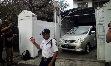 Komisi Pemberantasan Korupsi (KPK) menggeledah Rumah Dinas (Rumdin) di Jalan Aria Jipang No 1 Kota Bandung, Kamis (1/8).