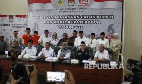 Komisi Pemilihan Umum Daerah (KPUD) Kabupaten Bogor memastikan, Pemilihan Bupati (Pilbup) 2018 akan menampilkan pertarungan lima pasangan. Kepastian ini disampaikan dalam Pleno Terbuka Penetapan Calon Bupati dan Wakil Bupati Bogor di Graha Oranye KPU Kabupaten Bogor, Senin (12/2). 