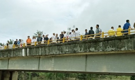 Komisi V DPR lakukan kunjungan spesifik dalam rangka peninjauan penanganan sarana dan prasarana infrastrusktur pascabencana banjir bandang di Provinsi Sulawesi Tenggara