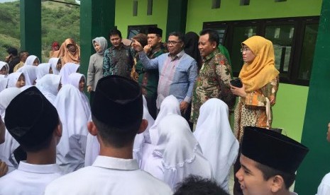 Komisi VIII DPR meninjau Sekolah Madrasah Aliyah Negeri Insan Cendekia (MAN IC), di Kecamatan Palu Utara, Kota Palu.