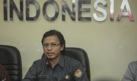 Komisioner Bawaslu Daniel Zuchron memberikan keterangan mengenai hasil pengawasan Bawaslu menjelang hingga pelaksanaan Pilkada serentak 2017 kepada media di kantor Bawaslu, Jakarta, Kamis (16/2).