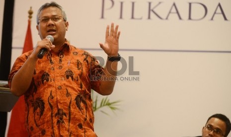 Komisioner Komisi Pemilihan Umum (KPU), Arief Budiman memberikan pemaparannya saat diskusi dengan tema 