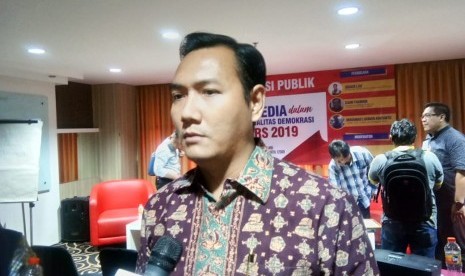 Komisioner Komisi Penyiaran Indonesia (KPI), Ubaidillah saat memberikan keterangan kepada wartawan di Jakarta, Jumat (19/10).