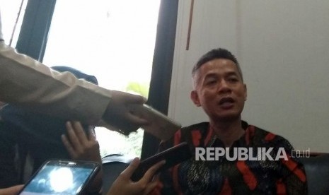 Komisioner KPU, Wahyu Setiawan, di Kantor KPU, Menteng, Jakarta Pusat, Selasa (17/4). KPU menyatakan sudah menyiapkan dua opsi peraturan larangan caleg dari mantan koruptor. 