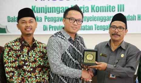 Komite III Dewan Perwakilan Daerah (DPD) RI yang dipimpin oleh Delis Kanwil Agama Provinsi Kalteng.