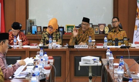 Komite III DPD RI melakukan Rapat Dengar Pendapat (RDP) dengan PGRI dan BSNP untuk membahas rencana perubahan Ujian Nasional, Senin (20/1)