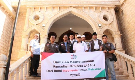  Komite Nasional untuk Rakyat Palestina (KNRP) berhasil menghimpun dana hingga Rp 8 miliar untuk disalurkan ke Palestina melalui acara Safari Ramadhan Ulama Palestina yang berlangsung 27 Mei 2017 hingga 13 Juni 2017.