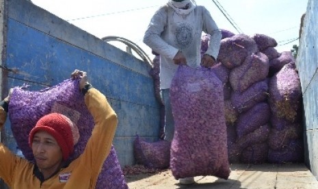 Komoditas bawang di Pasar Inhutani Kabupaten Nunukan, Kalimantan Utara