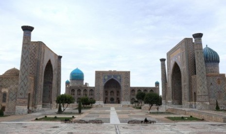 Kompleks Madrasah Ulugh Beg di Samarkand, Uzbekistan.