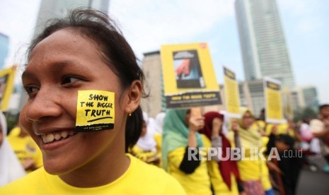   Komunitas anak muda peduli pengendalian tembakau, Smoke Free Agents (SFA) melakukan aksi peringatan Hari Tanpa Tembakau Sedunia. 