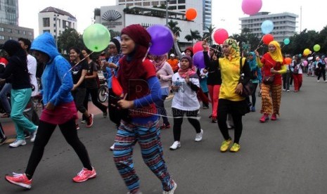 Komunitas Hijaber memperingati Hari Hijaber Sedunia di Bundaran HI, Jakarta Pusat, Ahad (2/2).  (Republika/Yasin Habibi)