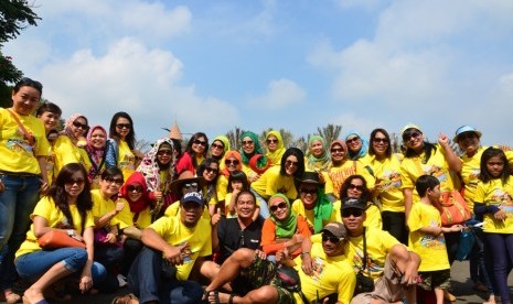 Komunitas Klub Otomotif Pajero Sport Family (PSF) menggelar Family Gathering di Taman Wisata Matahari, Puncak, pada Minggu (22/9).