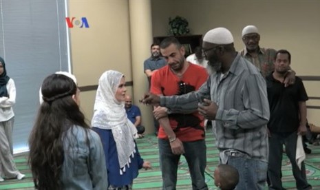 Muslim Latin di Chicago Bantu Tunawisma Sambil Berdakwah. Komunitas Latin Muslim di AS