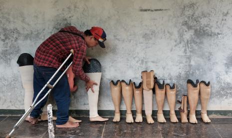 Komunitas Pembuat Kaki Palsu, Cileungsi, Jawa Barat