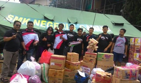 Komunitas TACI memberikan bantuan untuk korban banjir bandang Garut, Jawa Barat