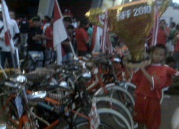 Komunitas sepeda ontel di Stadion Bung Karno