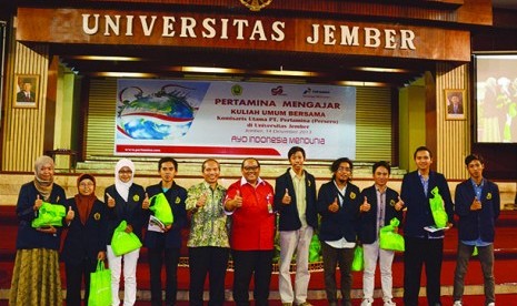 Komut Pertamina dengan mahasiswa Universitas jember