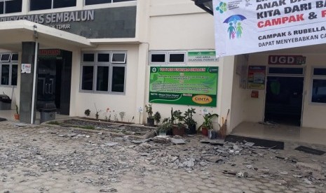 Kondisi bangunan Puskesmas Sembalun pasagempa berkekuatan 6,4 SR mengguncang wilayah Lombok dan sekitarnya pada Ahad (29/7).