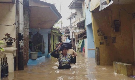 Kondisi banjir di kawasan Tanah Datar, Jakarta Timur